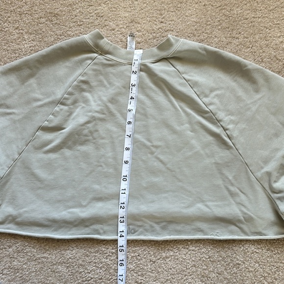 ALO Double Take Crewneck Cropped Shirt - Picture 6 of 9